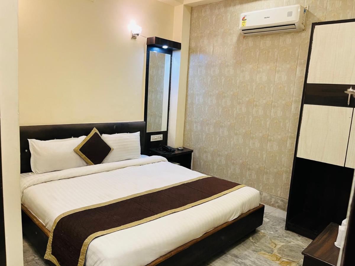 Hotel Raj Vilas Udaipur Extérieur photo