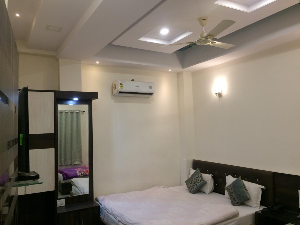 Hotel Raj Vilas Udaipur Extérieur photo